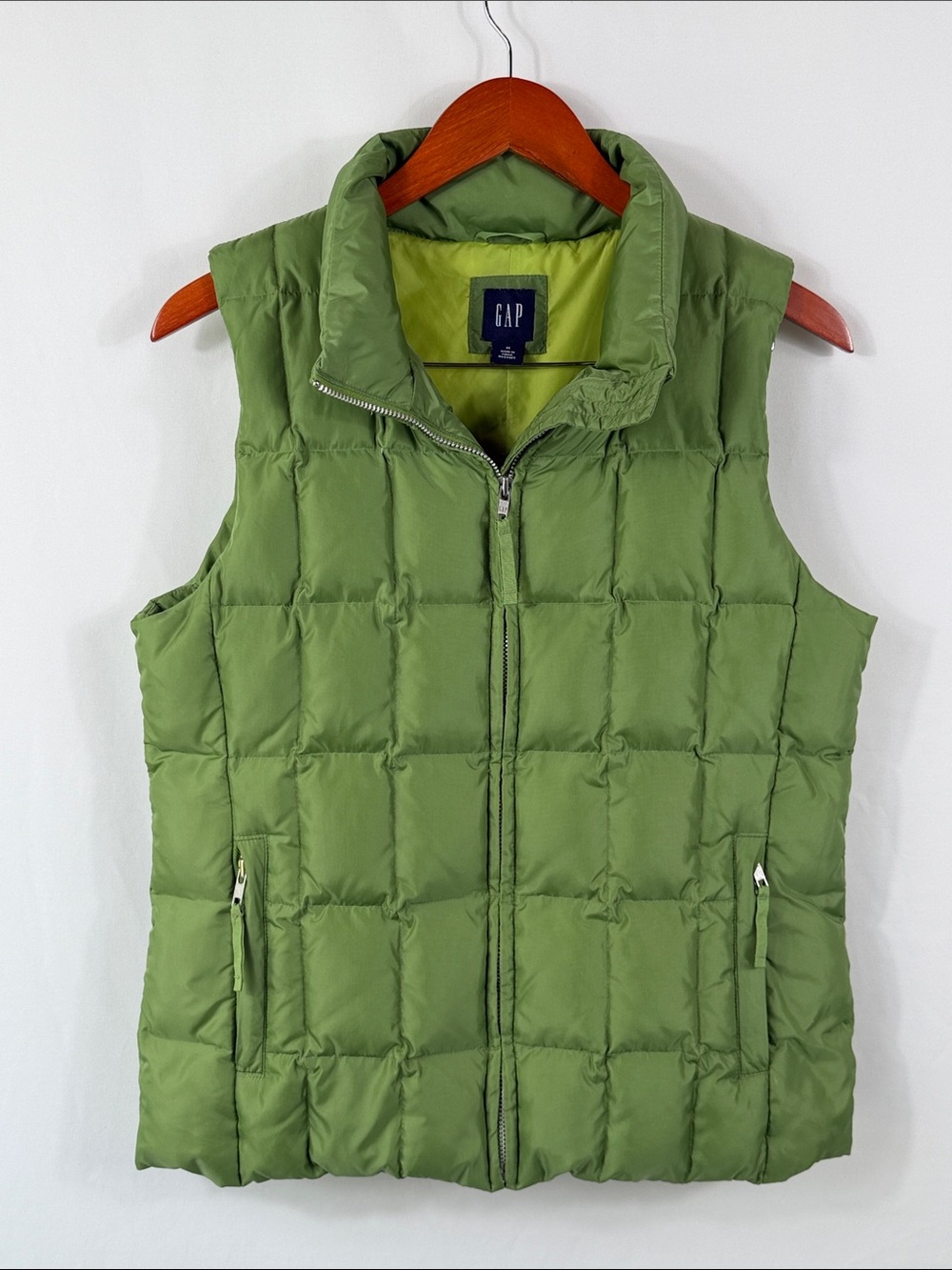 GAP Down Filled Green Quilted Puffer Vest. Full Zip. Pockets. Womens Size M